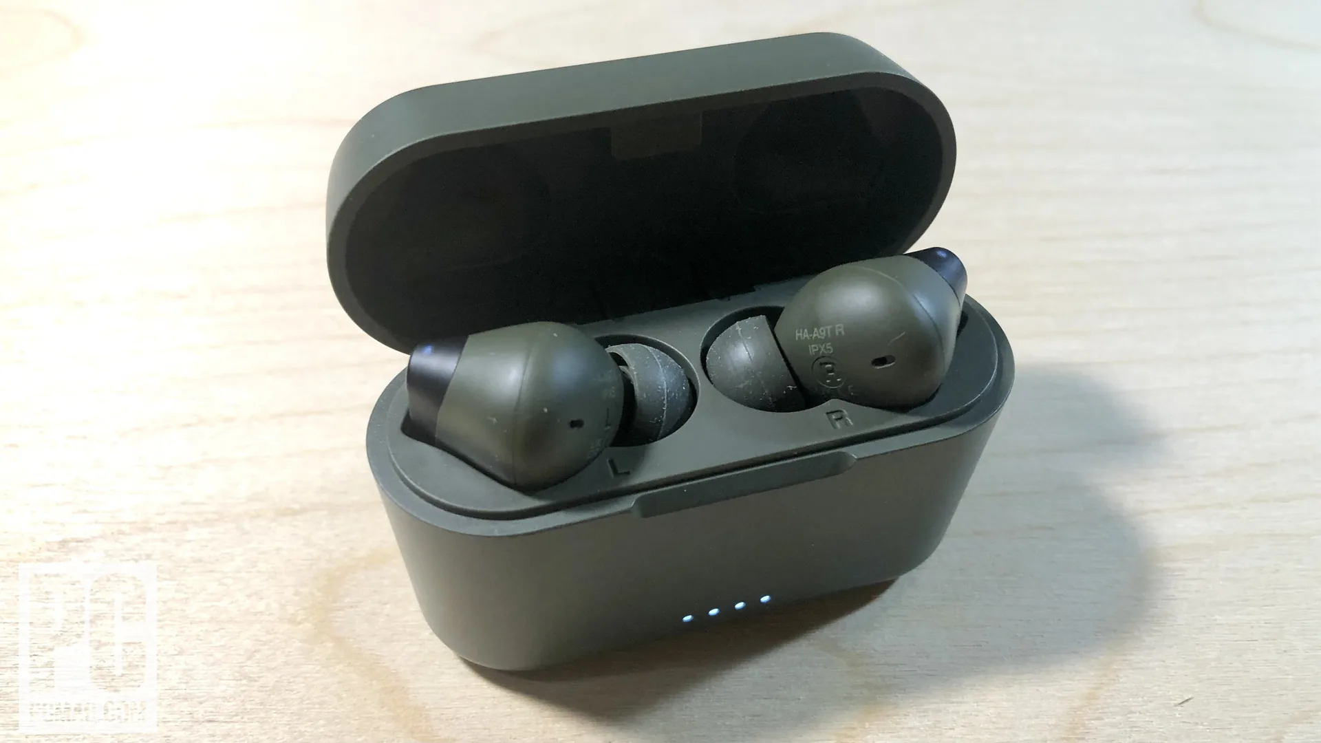JVC HA-A9T: Беспроводные наушники с мощным звуком