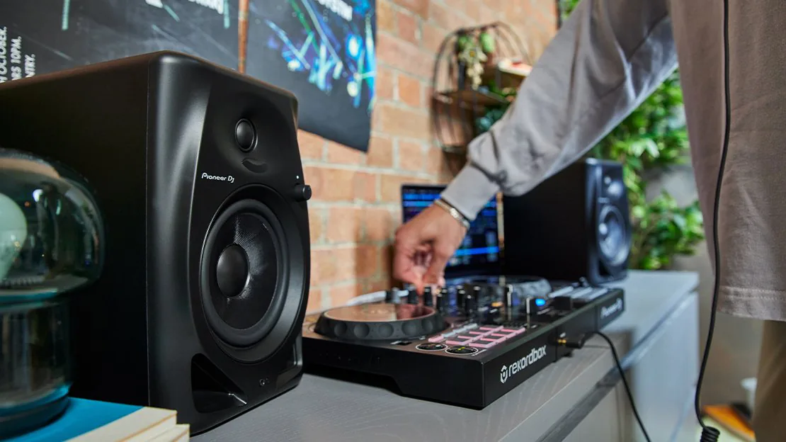 Обзор мониторов Pioneer DM-50D: Доступные и качественные студийные динамики